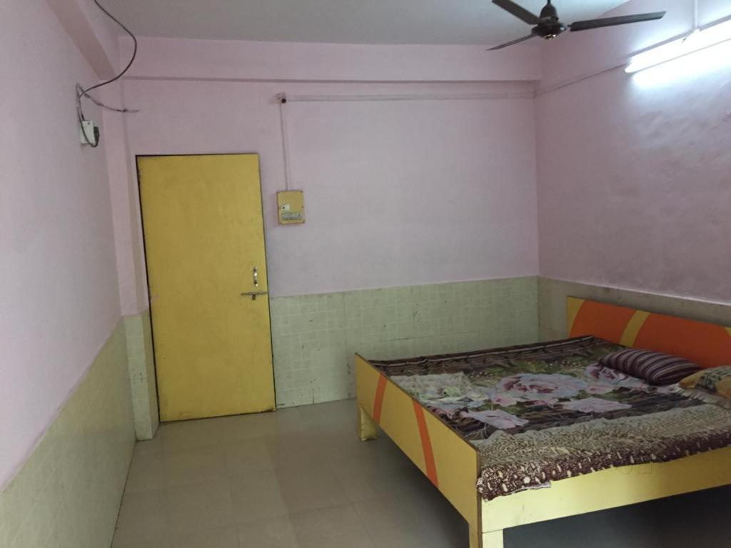 Chandrika Guest House Даман Екстериор снимка